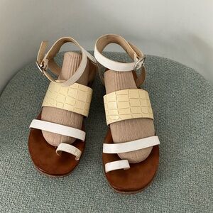 rag & bone Women's Sandals in Cream and White. Size 38